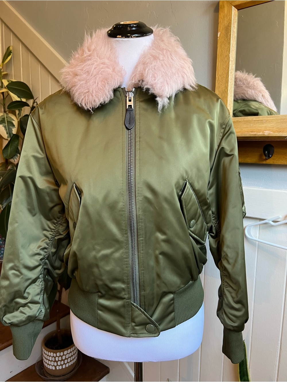 Coach Olive Green Bomber XS Removable Pink Shearling Collar Leopard Lining Like